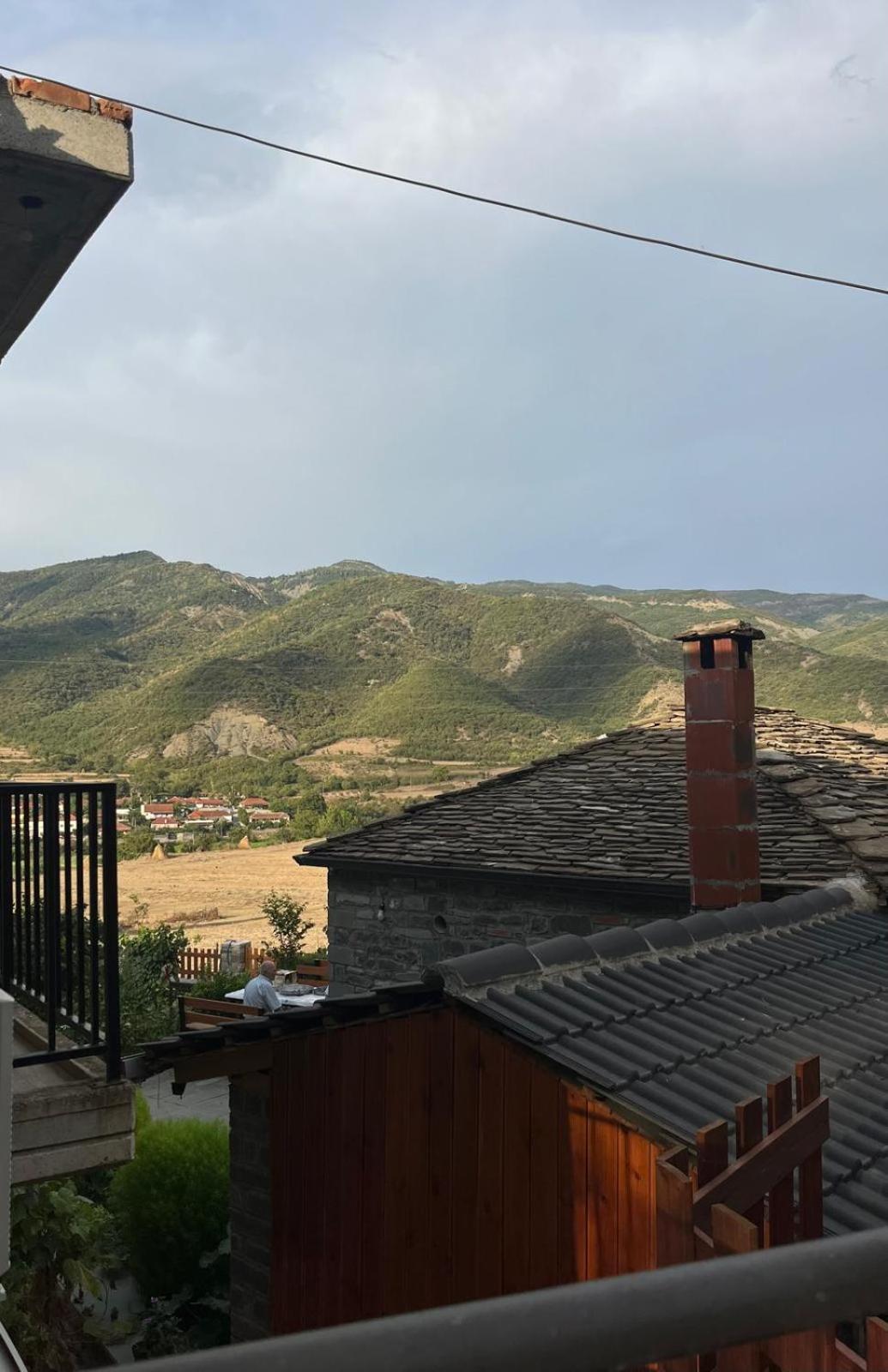 Bujtina Lugina E Vjoses Lodge *
